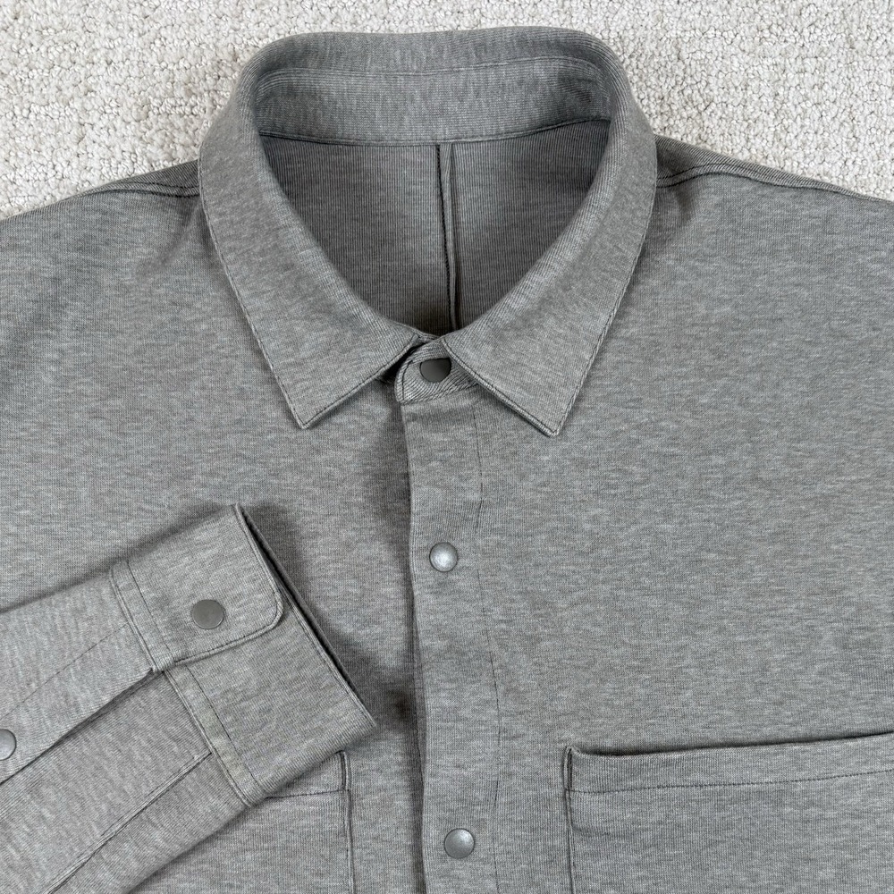 Lululemon Men's Medium Gray Soft Knit Overshirt Shacket Snap Stretch LM3CZMS